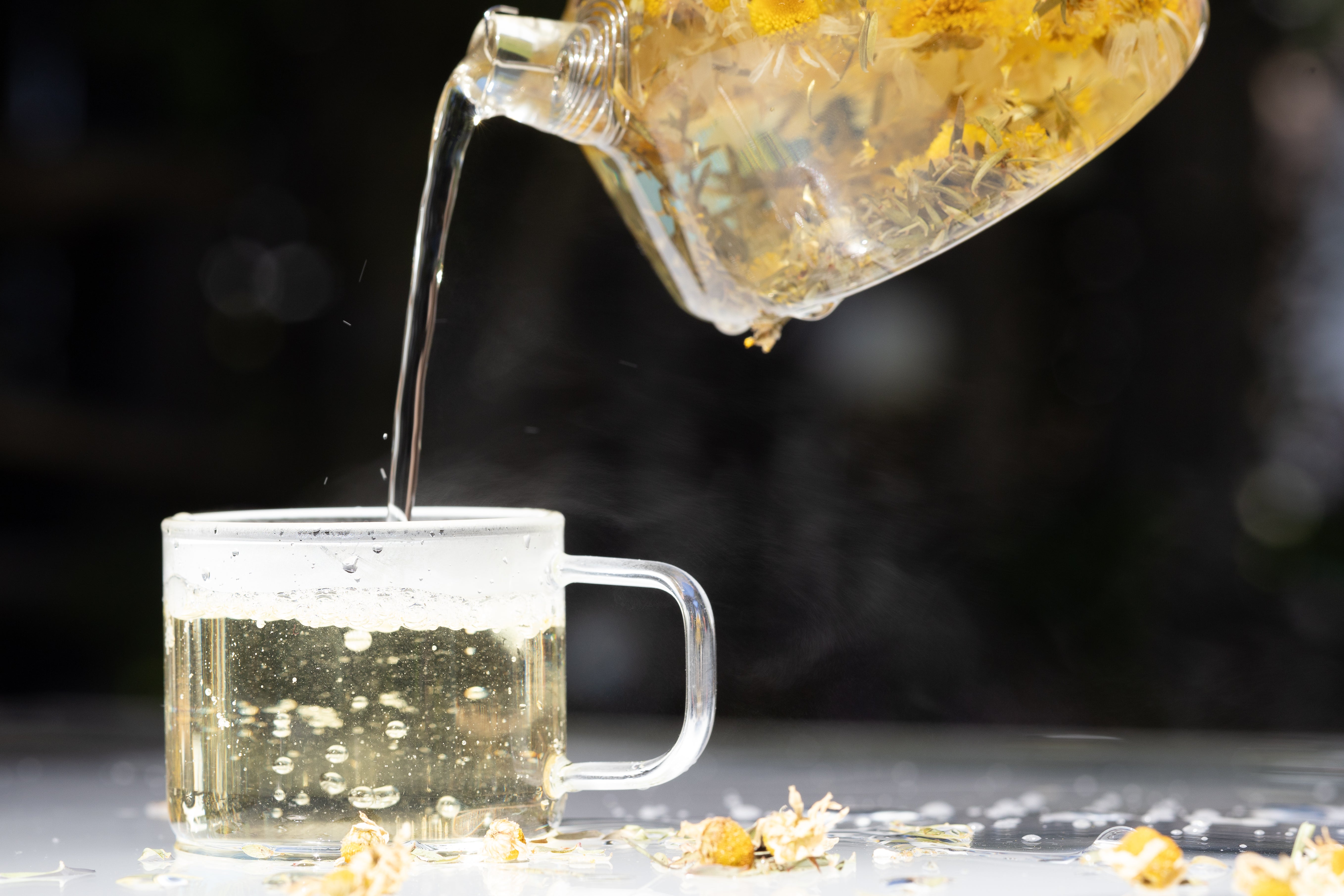 organic manuka and chamomile tea